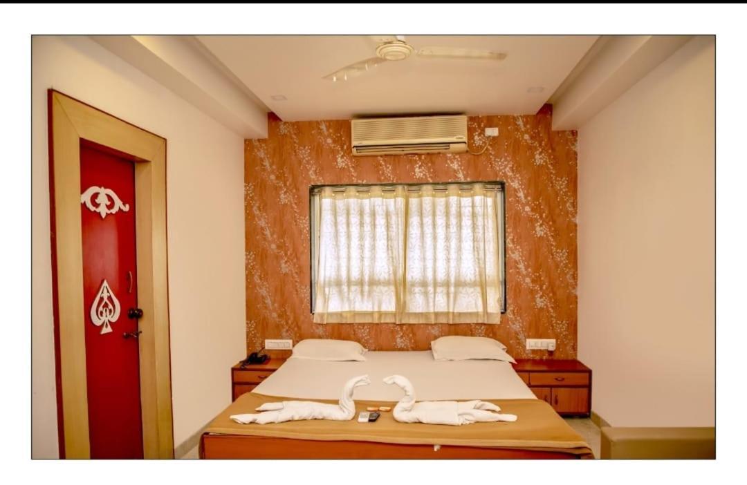 Hotel Sangram Palace Shirur Exterior foto